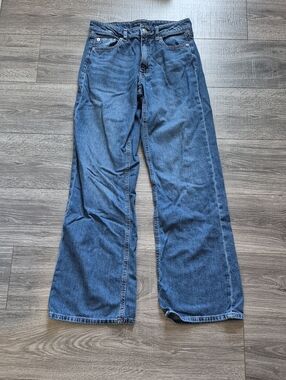 Aeropostale Women's High Rise Wide Leg Jeans in Medium Blue Denim